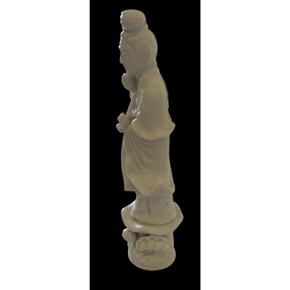 white porcelain figurine Lady With Lotus Fower 8.5 Inches Tall Made In Japan - Picture 2 of 7